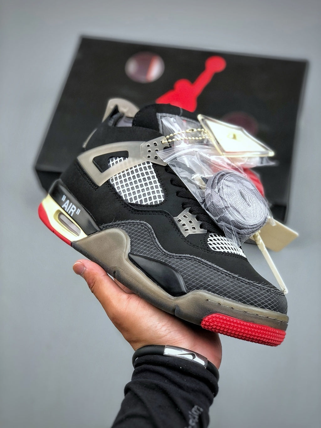Air Jordan 4 x Off-White "Bred"